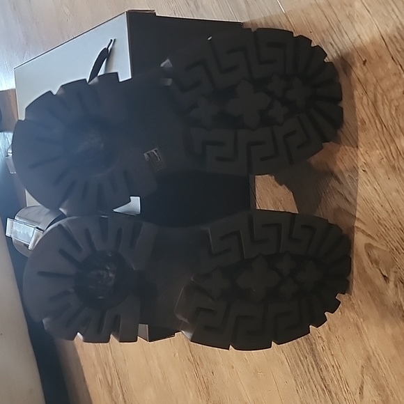 Versace leather leonidas boots - Picture 6 of 6